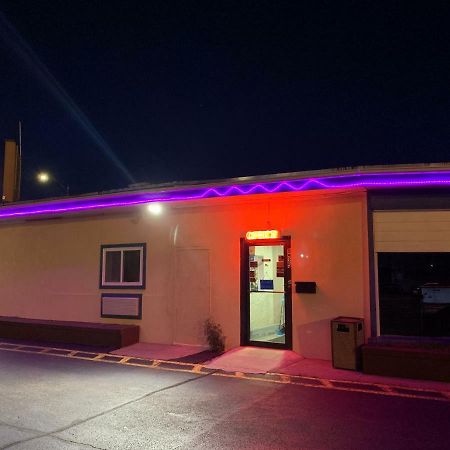 Western Holiday Motel Wichita Bagian luar foto