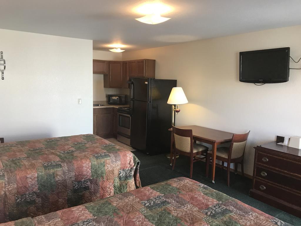Western Holiday Motel Wichita Bagian luar foto