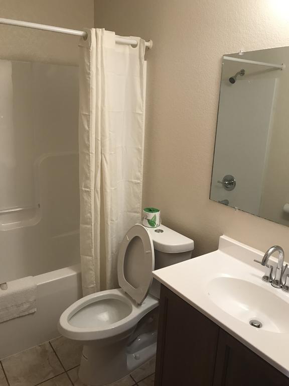 Western Holiday Motel Wichita Bagian luar foto
