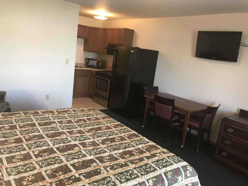 Western Holiday Motel Wichita Bagian luar foto