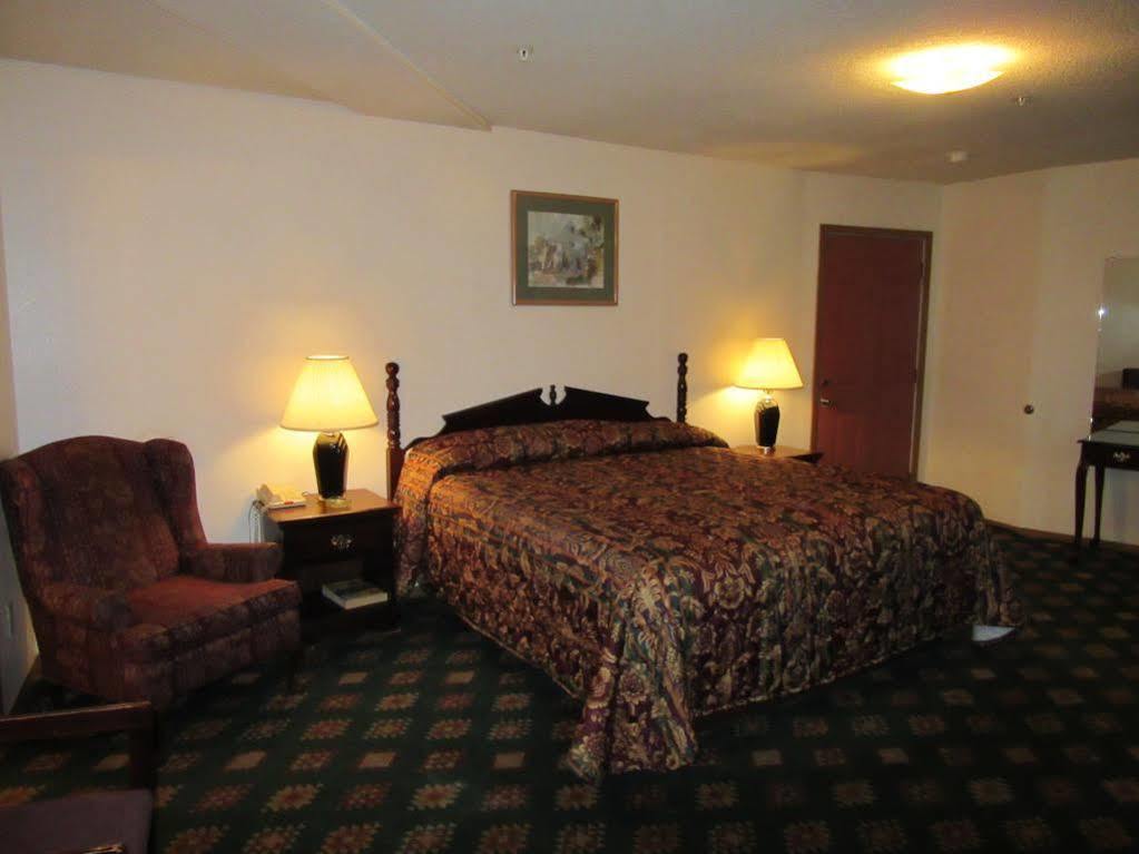 Western Holiday Motel Wichita Bagian luar foto